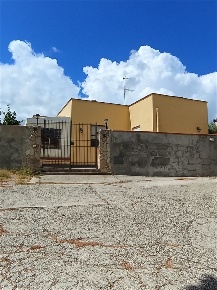 Foto Casa indipendente a Valderice Centro di 110 m² con 4 locali in vendita