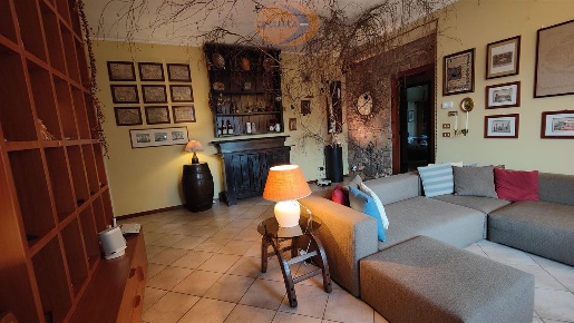Foto Appartamento in Via Cesana e Villa, Biassono Centro di 109 m²
