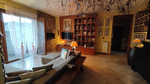 Foto Appartamento in Via Cesana e Villa, Biassono Centro di 109 m²