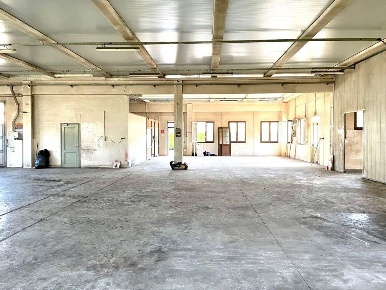 Foto Laboratorio in Via Merano, Varese Valle Olona di 600 m² con 2 locali