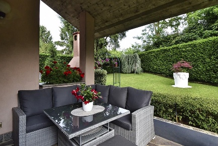 Foto Villa a schiera in Via Cristoforo Colombo, Bernareggio Centro