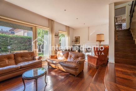 Foto Villa unifamiliare a Arco di 226 m² con 4 locali in vendita
