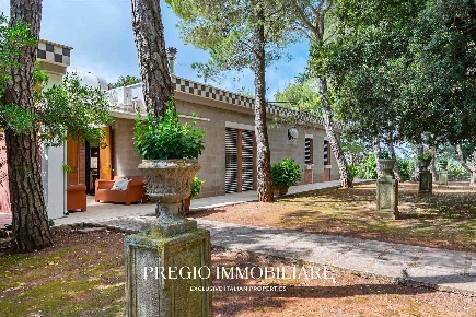 Foto Villa unifamiliare in Viale dei Pini, Fasano Selva di Fasano, Laureto