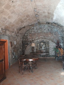 Foto Magazzino in via campanari, Tuscania di 26 m² con 1 locali in vendita