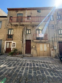 Foto Appartamento a Marianopoli di 145 m² con 5 locali in vendita