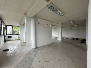Foto Ufficio a Viareggio Terminetto - Migliarina di 170 m² con 1 locali