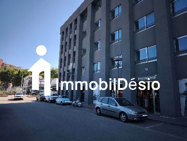 Foto Locale commerciale a Potenza Centro di 125 m² con 6 locali in affitto