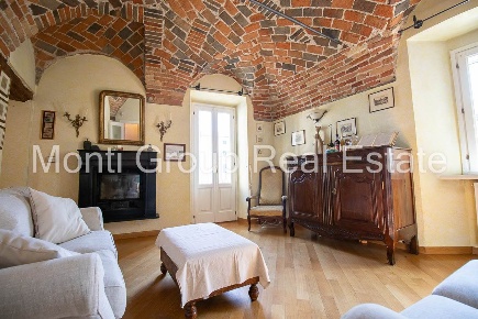 Foto Appartamento a Acqui Terme di 134 m² con 8 locali in vendita