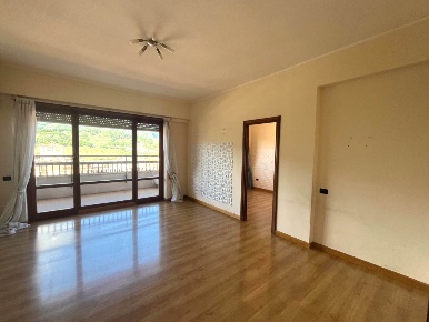 Foto Appartamento a Terni Centro di 140 m² con 5 locali in vendita