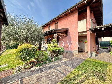 Foto Villa unifamiliare in Via Porto, Cavaion Veronese Sega di 240 m²