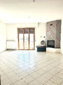 Foto Appartamento in via cortellessa 27, Tuscania di 120 m² con 7 locali