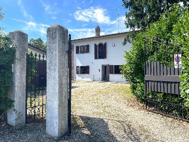 Foto Villa unifamiliare in strada gobbo, Voghera Rondo Carducci, Medassino