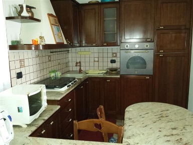 Foto Case indipendenti a Fermo Centro di 182 m² con 9 locali in affitto