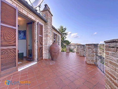 Foto Casa indipendente in VIA FABIO BIONDI, Montalto delle Marche Centro