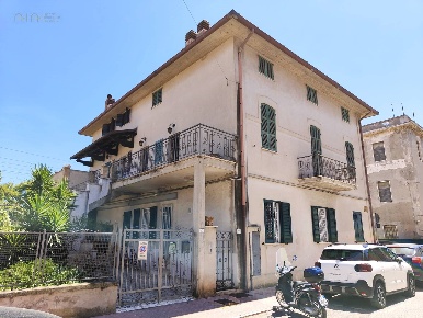 Foto Appartamento in via Pola, Grottammare Centro di 161 m² con 7 locali