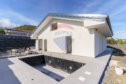 Foto Villa singola in Via Luciano Pavarotti, Viagrande Centro di 177 m²