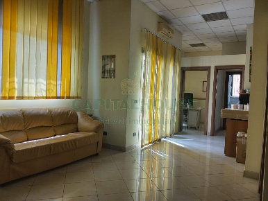 Foto Ufficio a Santa Maria Capua Vetere di 55 m² con 2 locali in affitto