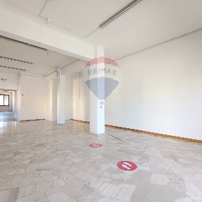 Foto Laboratorio in VIA ROMA, Figline e Incisa Valdarno di 296 m²