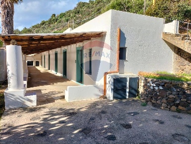 Foto Casa indipendente in Strada Comunale Liscio, Lipari di 160 m²