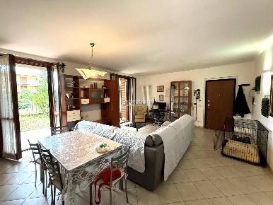 Foto Appartamento in Via Strada Bassa, Valle Salimbene di 124 m² in vendita