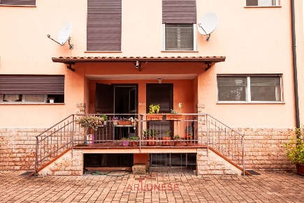 Foto Villa a schiera in Via Bramante, Parabiago Centro di 122 m² in vendita