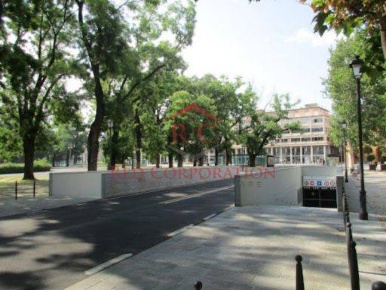Foto Magazzino in Piazza Della Vittoria, Reggio nell'Emilia Centro Storico