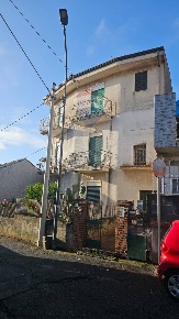 Foto Appartamento in via Perriera, Pedara Centro di 103 m² con 3 locali