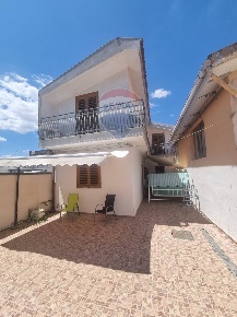 Foto Casa indipendente in via pinzuto, Catania Villaggio Paradiso di 160 m²