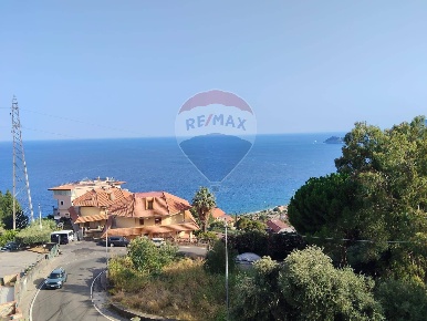 Foto Appartamento in Contrada Sillemi, Letojanni di 70 m² con 3 locali