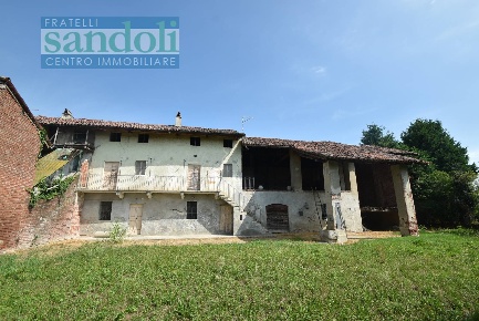Foto Casa indipendente in Via Roma, Casalvolone Centro di 170 m² in vendita