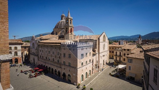 Foto Bar a Foligno Centro Storico di 70 m² con 2 locali in vendita