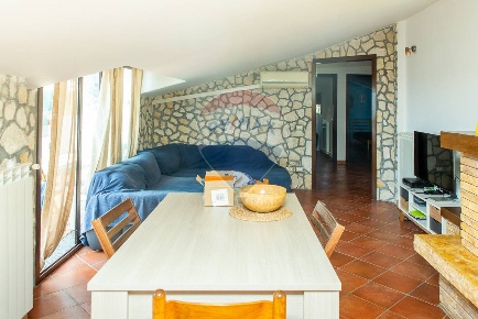 Foto Attico in Via Pulei, Mascalucia Centro di 136 m² con 4 locali