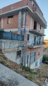Foto Casa indipendente in Via Panoramica, Cagnano Varano di 420 m²