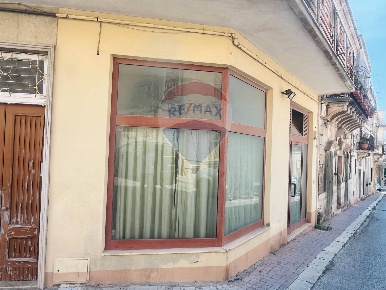 Foto Locale commerciale in Corso Regina Elena, Modica Modica Alta di 45 m²