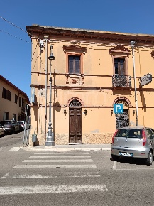 Foto Locale commerciale a Serramanna di 100 m² con 2 locali in vendita