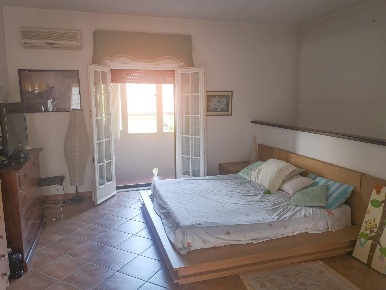 Foto Appartamento a Massa Marina di Massa Centro di 71 m² con 2 locali