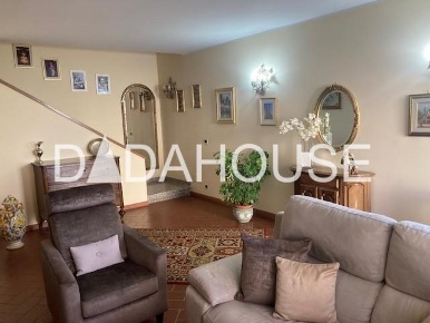 Foto Villa bifamiliare a Pisa Sant'Ermete - Putignano di 298 m² in vendita