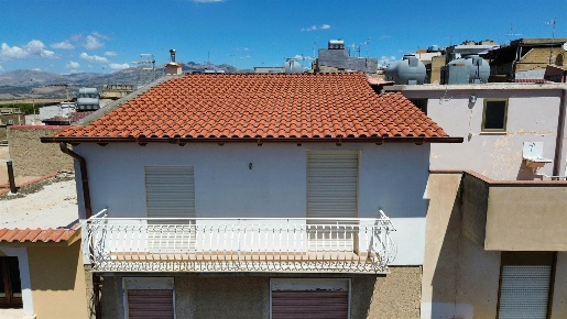Foto Appartamento in Via Riggi 54, Ribera Centro di 52 m² con 4 locali