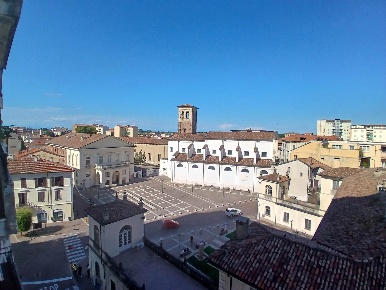 Foto Appartamento a Mortara Centro di 120 m² con 4 locali in vendita