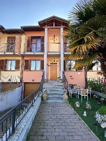 Foto Villa unifamiliare a Vigevano Piccolini di 128 m² con 4 locali