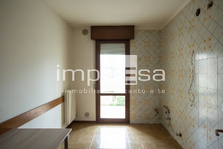Foto Appartamento in Via Lourdes, Conegliano Centro di 110 m² con 6 locali
