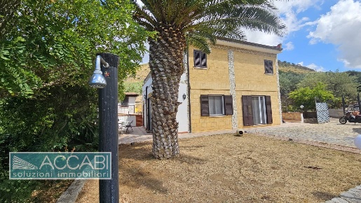 Foto Villa singola in Contrada Danigarci, Trabia di 123 m² con 5 locali