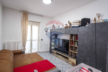 Foto Appartamento in Via Liguria, Bellusco Centro di 74 m² con 3 locali