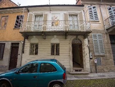 Foto Appartamento in via Mattio Franco, San Damiano d'Asti Centro di 150 m²