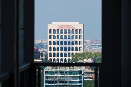Foto Appartamento in Viale Giorgio Ribotta, Roma Torrino di 210 m²