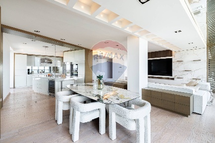 Foto Appartamento in Viale Giorgio Ribotta, Roma Torrino di 210 m²