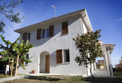 Foto Villa unifamiliare in via livatino, Acquaviva Picena di 434 m²