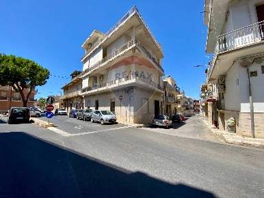 Foto Case semi ndipendenti in Via Giovanni Pascoli, Comiso Centro di 200 m²