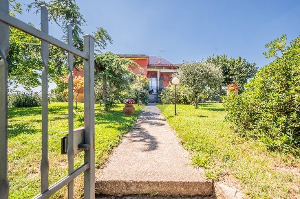 Foto Casa indipendente in Strada S. Giovanni, Marcaria di 270 m² in vendita