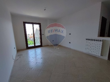 Foto Duplex in Via Guglielmo Stendardo, Sparanise di 105 m² con 3 locali